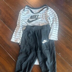 24 months Nike Kids matching set Black Joggers